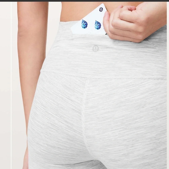 Lululemon Wunder Under High-Rise Mesh Tight in Wee Are From Space W5BK4S - Picture 3 of 10